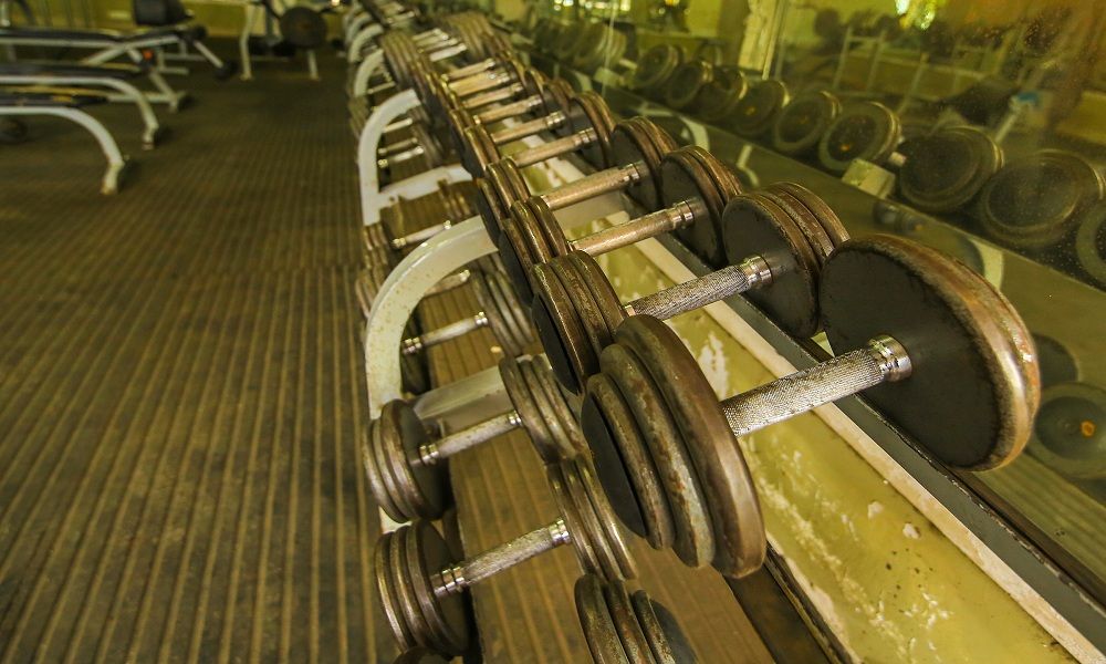 Free weights at the Hotel Sangam gym
