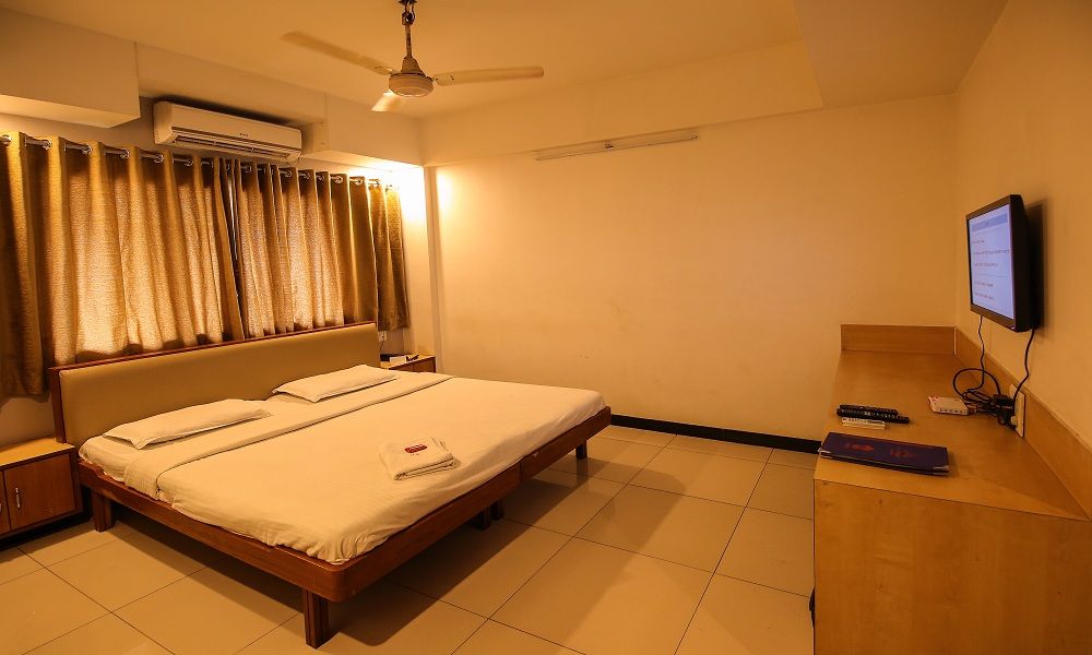 Deluxe Double A.C. room at Hotel Sangam Karad